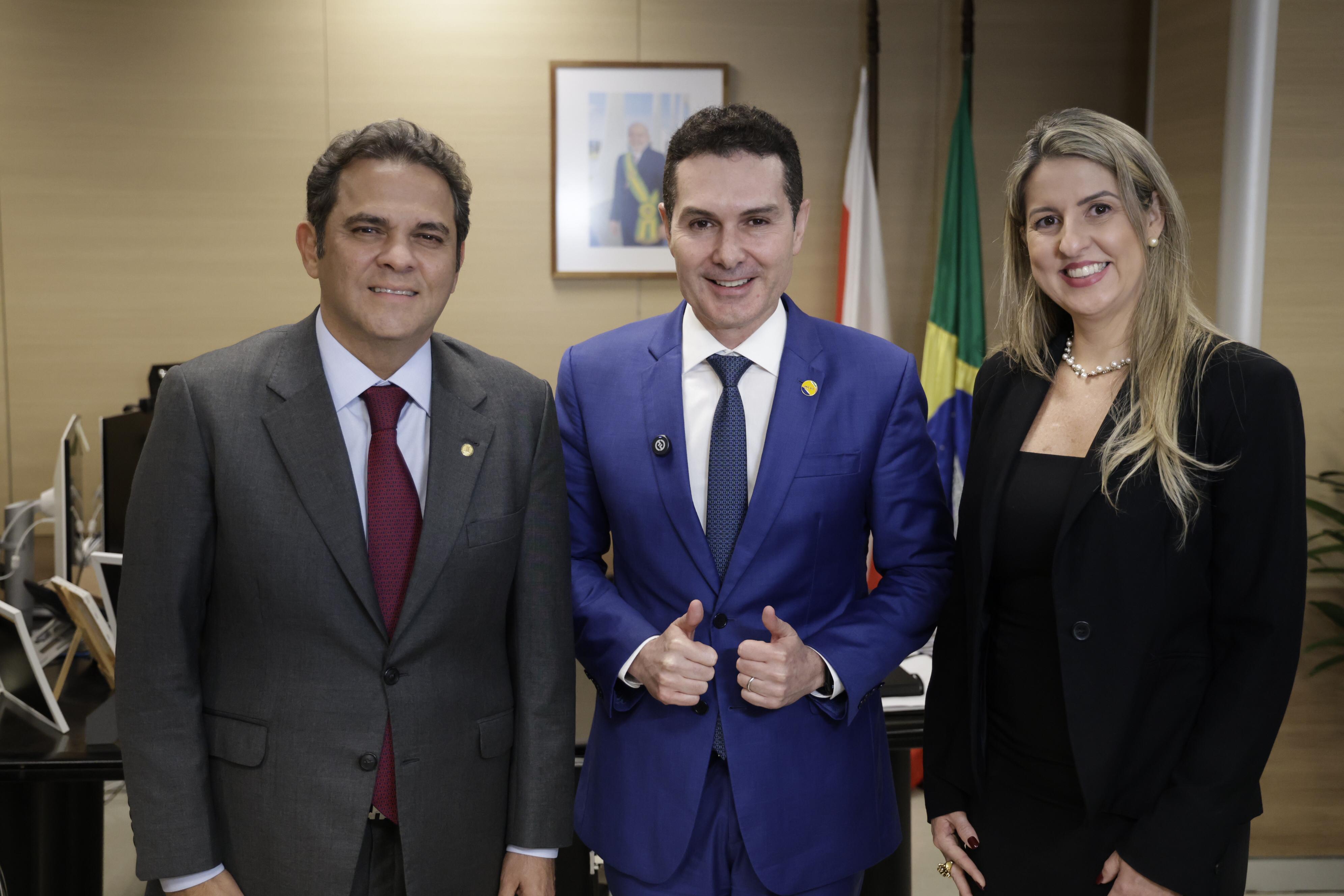 Deputado Federal José Priante, Ministro das Cidades Jader Filho e Secretária de Estado das Cidades e Integração Regional Fernanda Paes