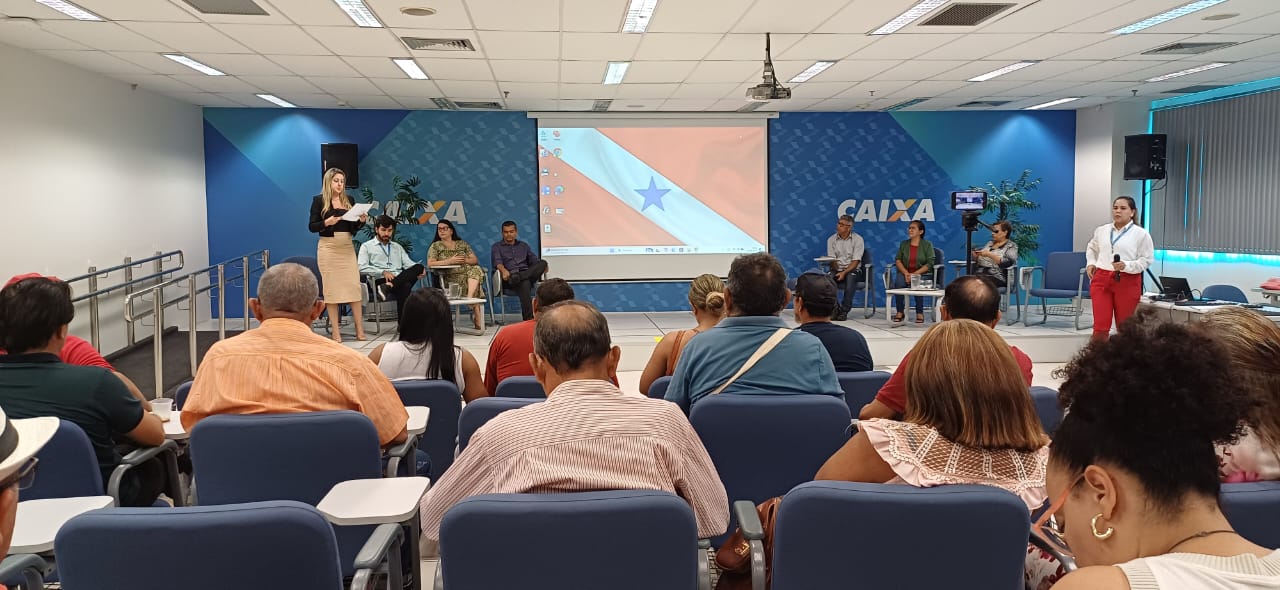 Reunião do ConCidades reunindo representantes da sociedade civil e do Governo do Estado